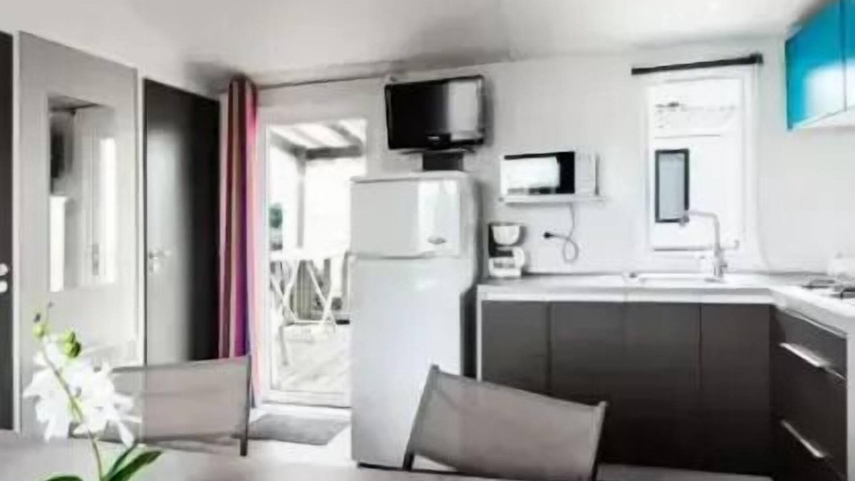 La Faute-sur-Mer Ski Chalet | Campsite LES VIOLETTES * - Chalet Mésange (2 bedrooms) 4 persons