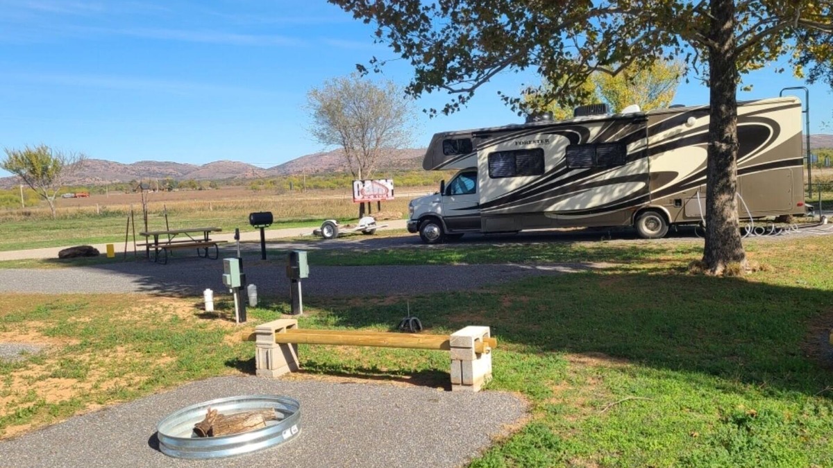 Cache RV Rental | Campsite near Wichita Wildlife Refuge & Mountains