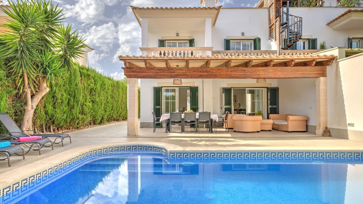 Puig de Ros Ski Chalet | Can Caldero by Rentallorca