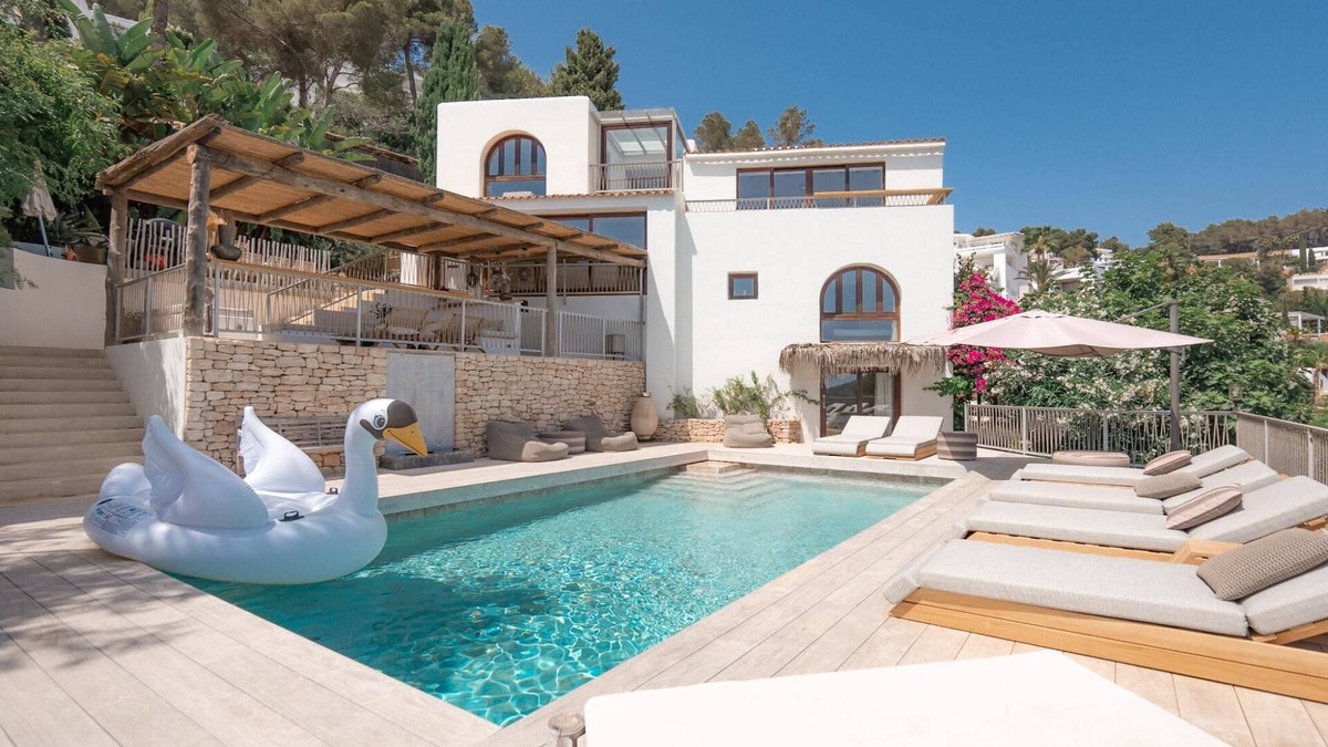 Can Furnet Villa | Can Furnet in Ibiza with 4 bedrooms and 8 bathrooms