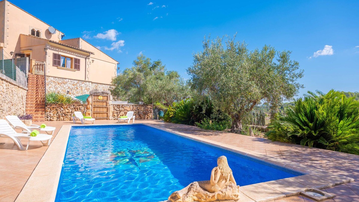 Costitx Villa | CAN KALET - Lovely village house with private pool and free WiFi