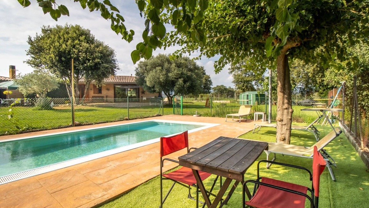 Bescano House | Can Noguer – House with pool and garden
