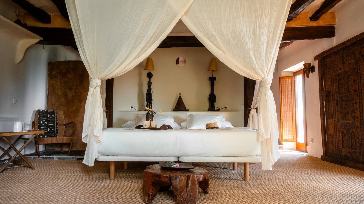 Sales de Llierca Hotel | Can Serola