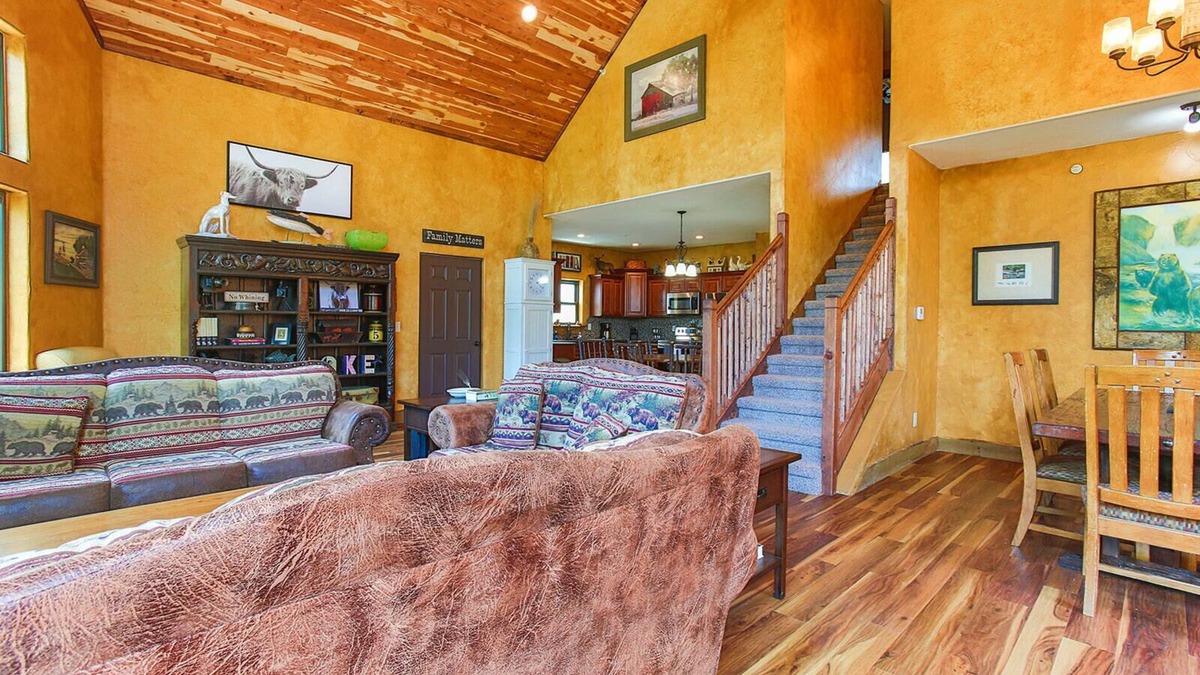 Branson Cabin | Can't miss 10-Bedroom Lakefront Lodge