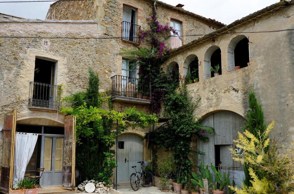 Sant Jordi Desvalls Apartment | CAN TAT, Loft in a old coach house