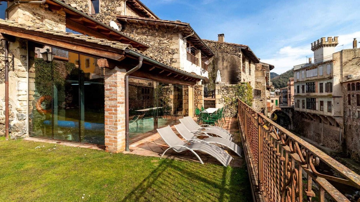 Sant Feliu de Pallerols House | CAN VENTURA - rest in nature