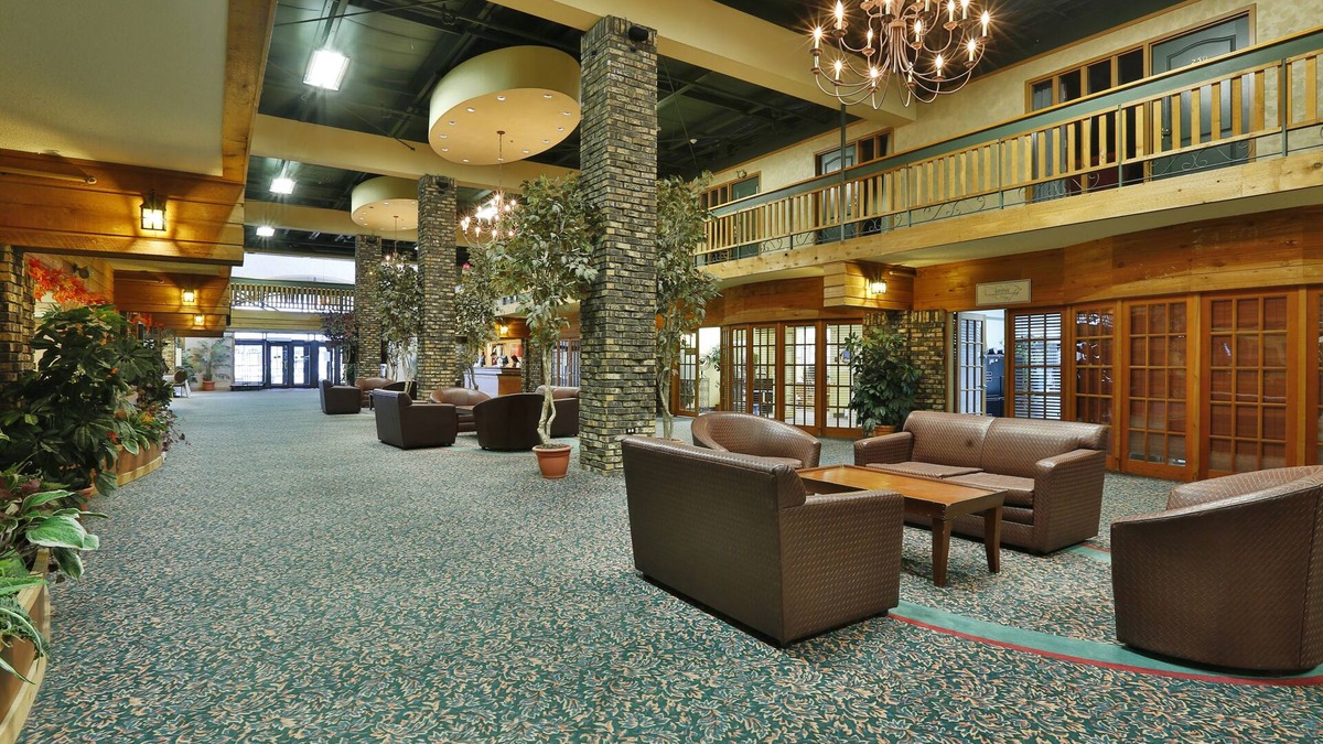 Portage La Prairie Hotel | Canad Inns Destination Centre Portage la Prairie