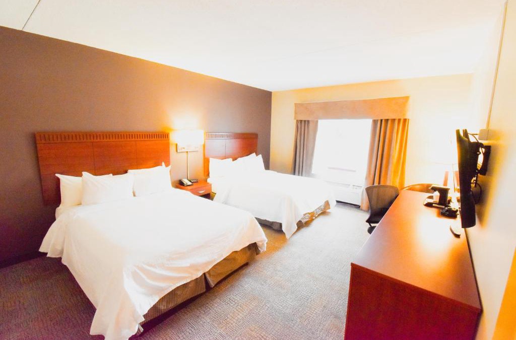 Winnipeg Hotel | Canad Inns Destination Centre Garden City