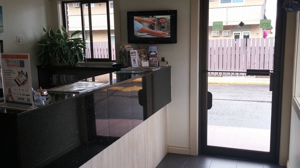 Vernon Hotel | Canadas Best Value Inn & Suites Vernon