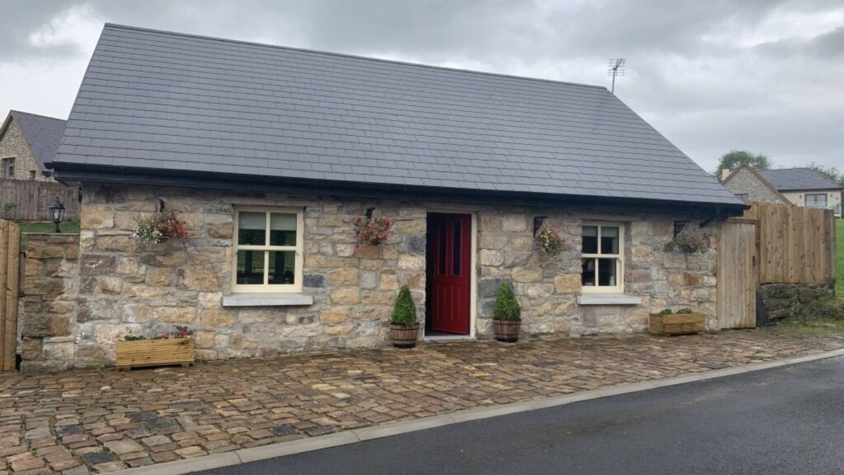 Drumshanbo Cottage | Canal Cottage - Overlooking Lakes, & Mountains