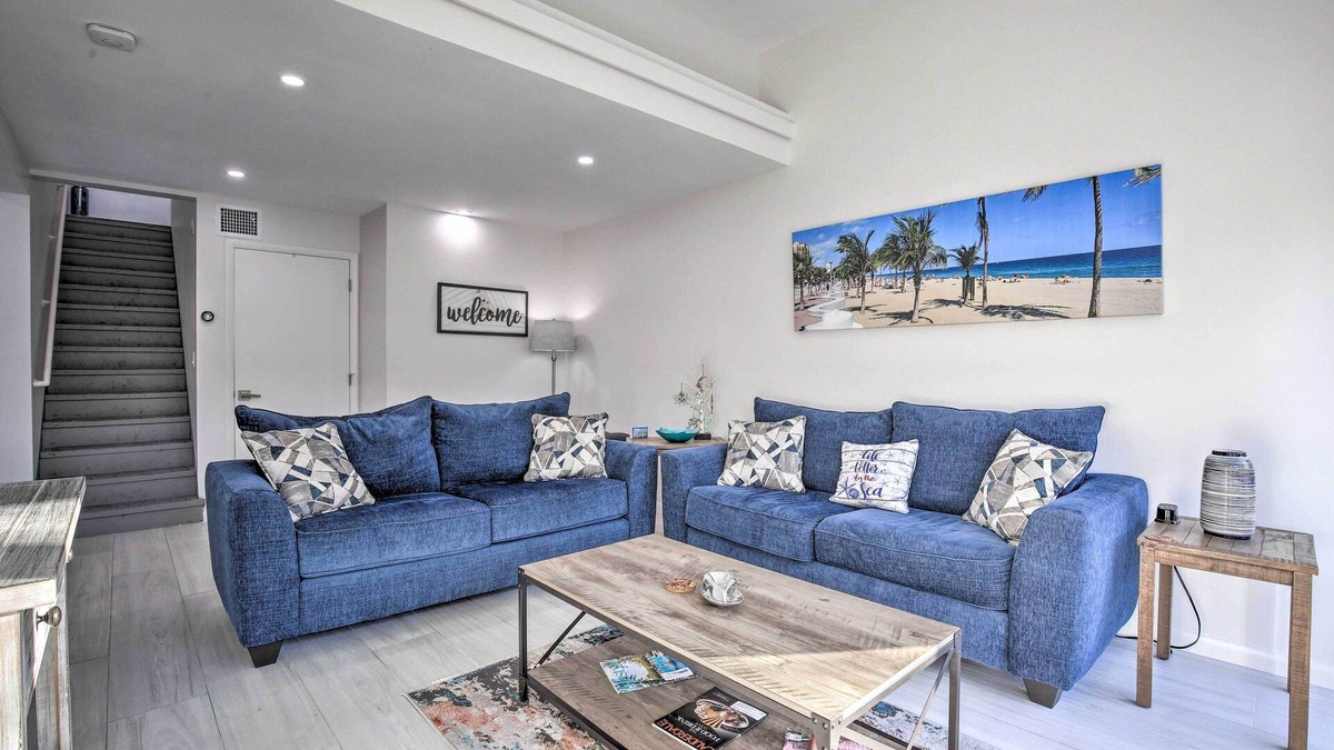Beverly Heights Condo | Canal-Front Condo: Walk to Downtown Ft Lauderdale!