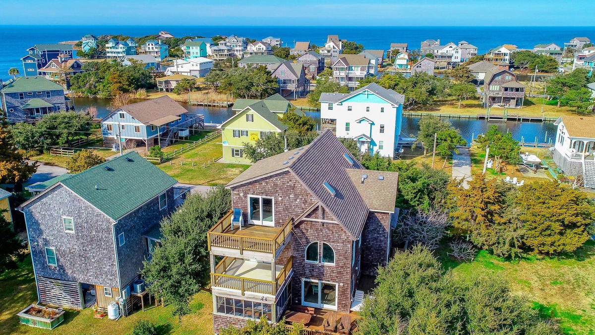 Brigands' Bay House | Canal-front home w/game room, private washer/dryer, WiFi, deck