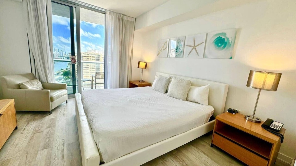 Hallandale Beach Apartment | Canal Pool Views, Premium Beach Service, Kitchen and 1B/1B
