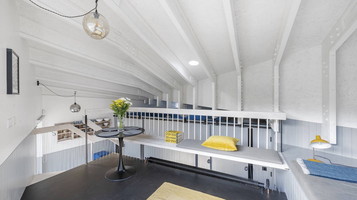 Bath House | Canal-side architect-designed tiny house