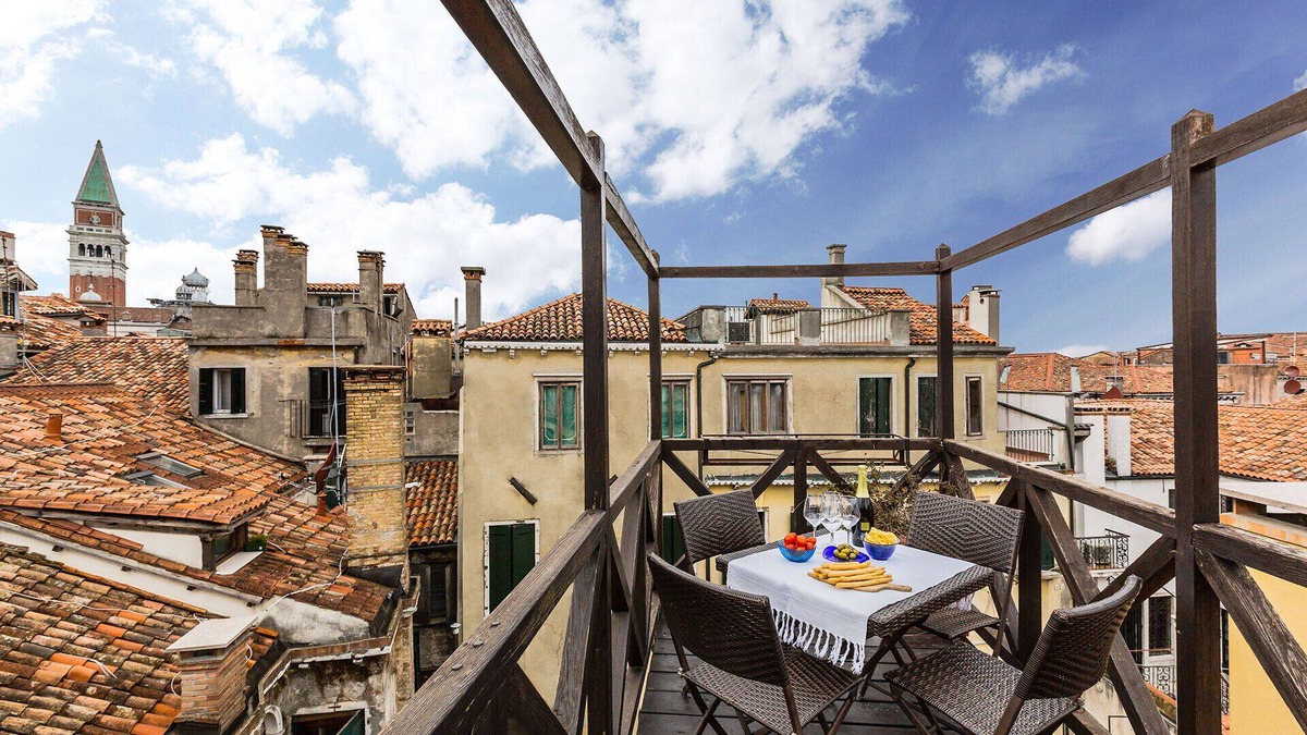 Castello Apartment | Canal View Apartment with Panoramic Roof-Top Terrace