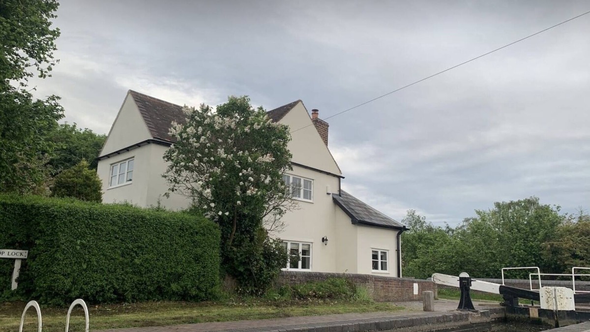 Himley Cottage | Canalside Lock House
