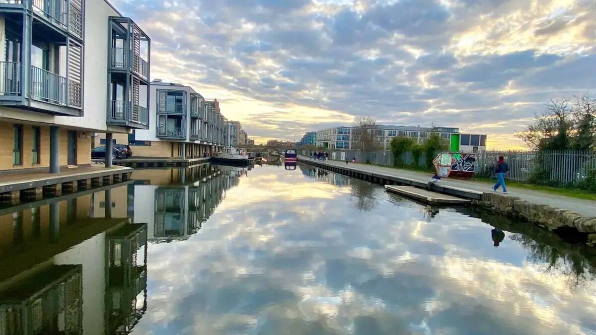 Tollcross Apartment | Canalside retreat - City Centre