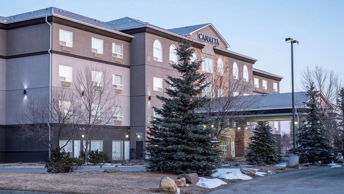 High River Hotel | Canalta High River