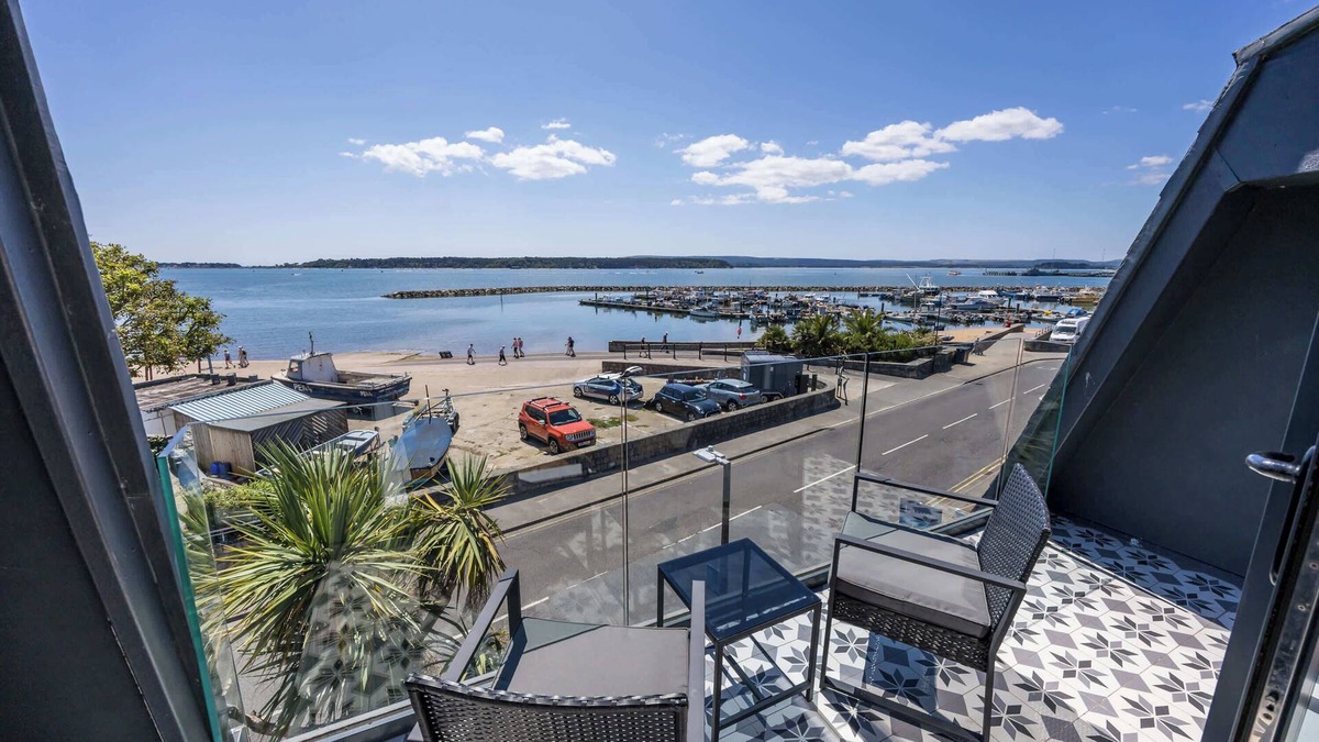 Poole House | Candle Island View - Harbour Views
