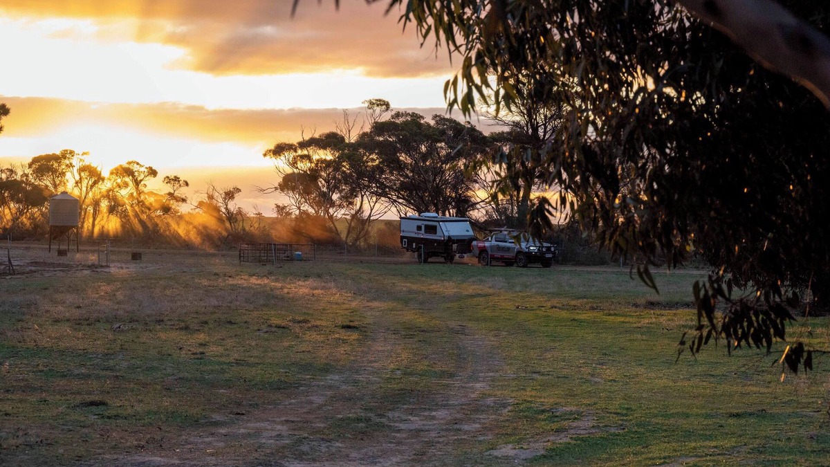 North Kukerin RV Rental | Candlelight Country Experience