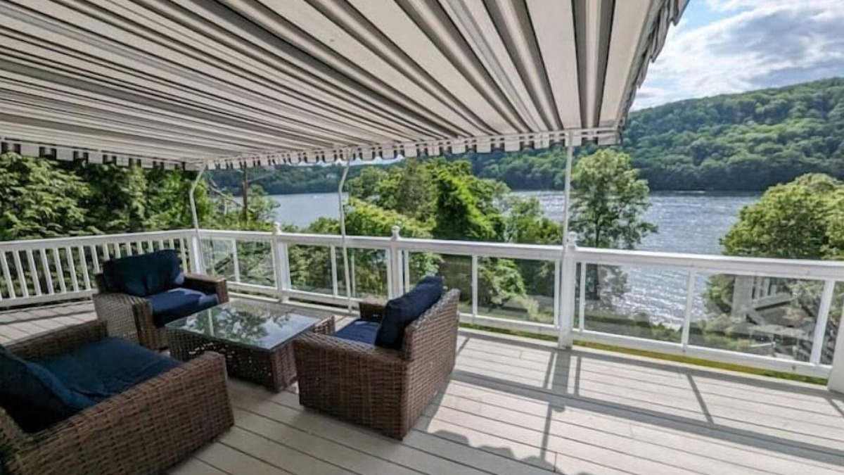Danbury House | Candlewood Lake - Family Getaway with direct lake access. 3775 sqft home.