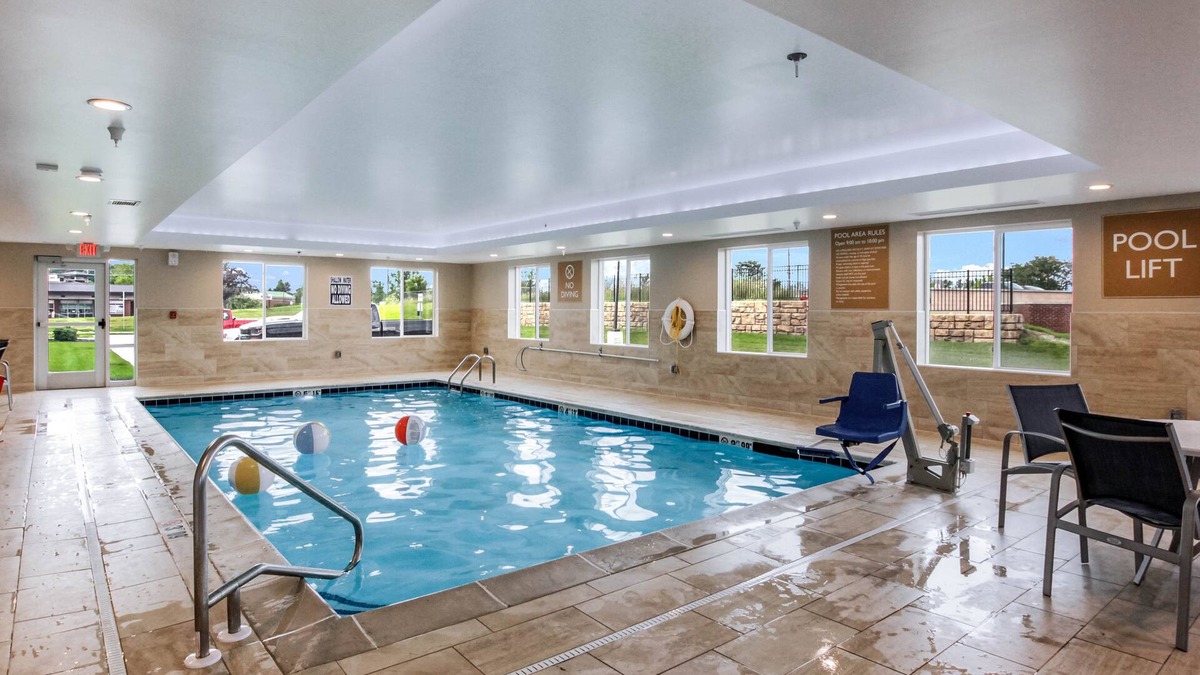 Brighton Hotel | Candlewood Suites Brighton by IHG