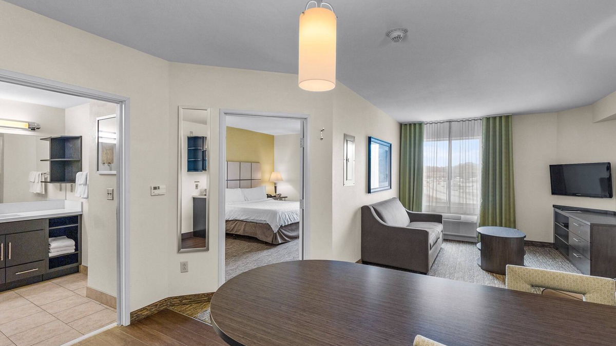 Erie Hotel | Candlewood Suites Erie by IHG