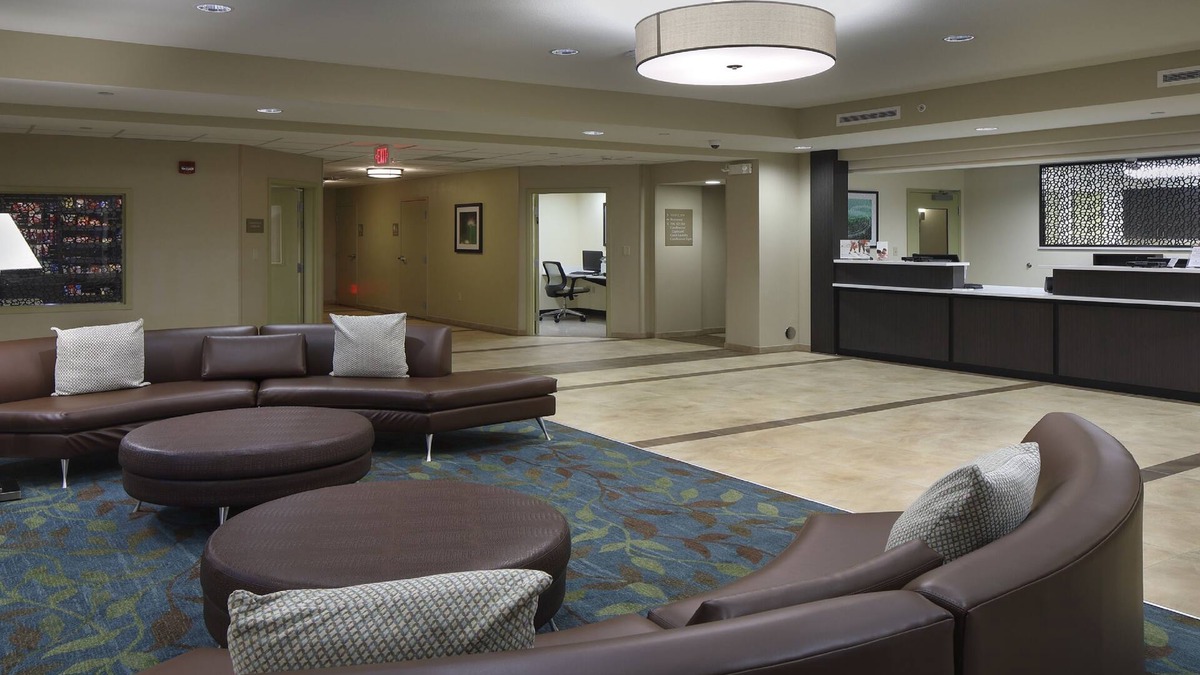 Yorkshire Hotel | Candlewood Suites Newark South - University Area by IHG
