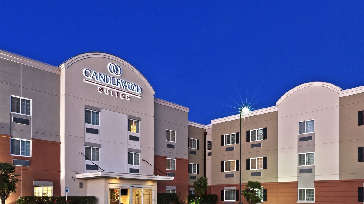 Pearland Hotel | Candlewood Suites Pearland by IHG