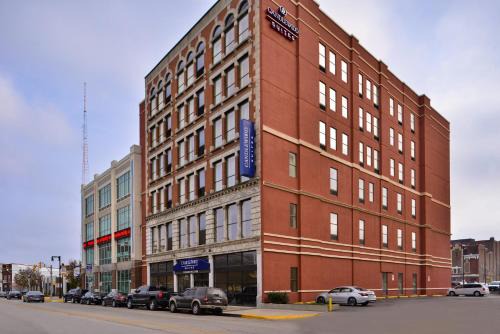Downtown Hotel | Candlewood Suites Terre Haute by IHG