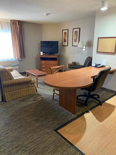 Williamsport Hotel | Candlewood Williamsport by IHG