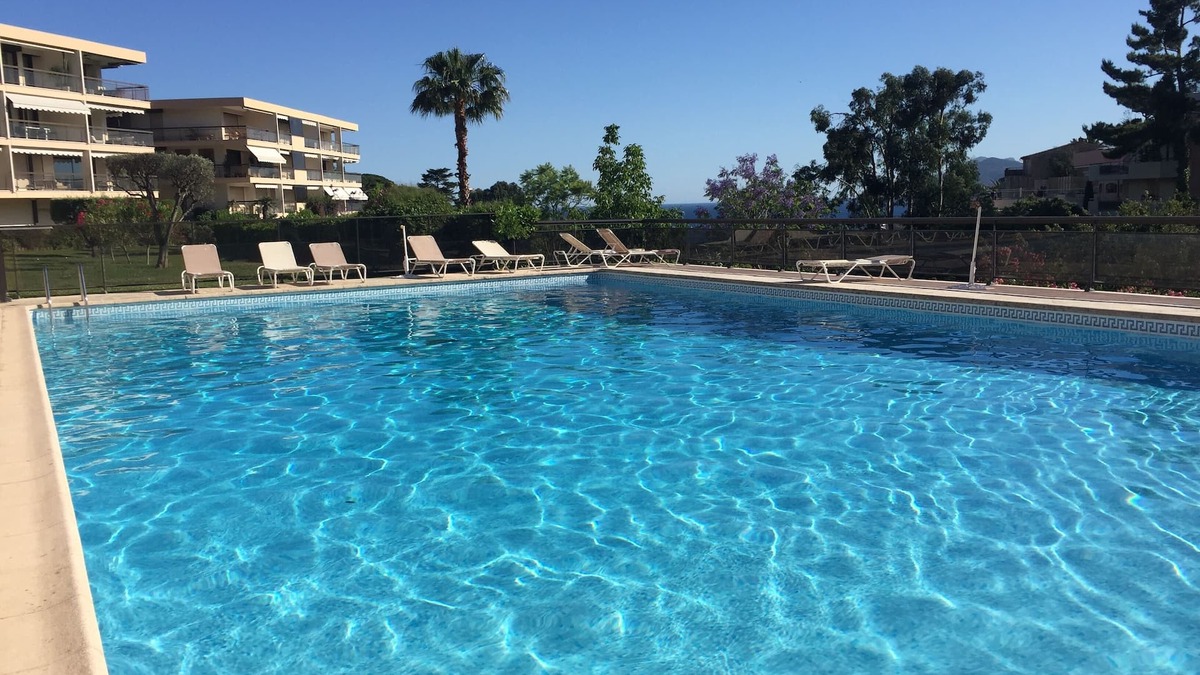 La Croix des Gardes Apartment | CANNES: Comfortable studio in the Croix des gardes residential area