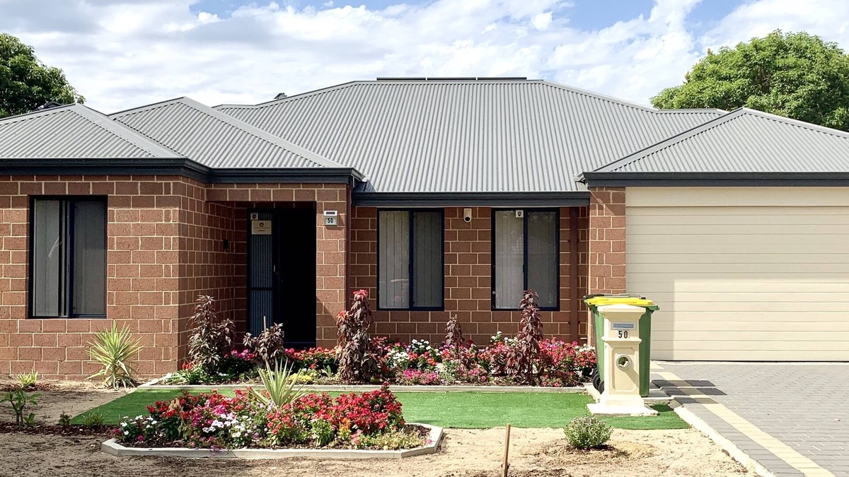 Cannington House | Cannington Home Accommodation House 5 (4 bedrooms and 2 bathrooms).