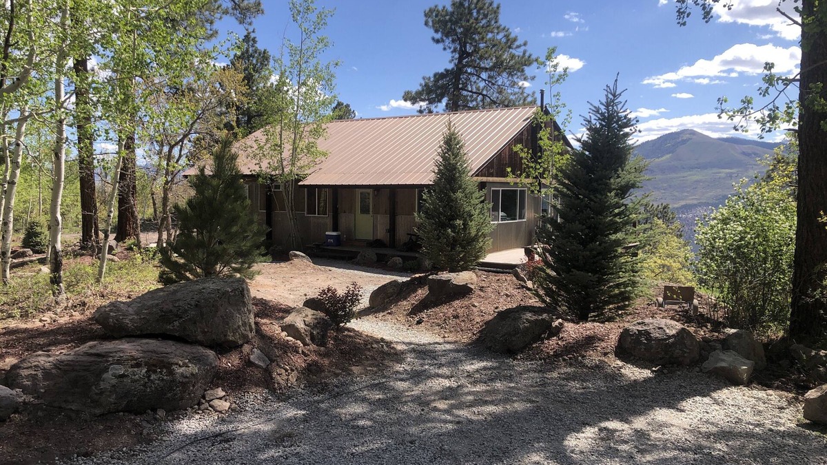 Elk Meadows Cabin | Cannon Creek Cabin - private, amazing views, with a Hot Tub and Outdoor Sauna