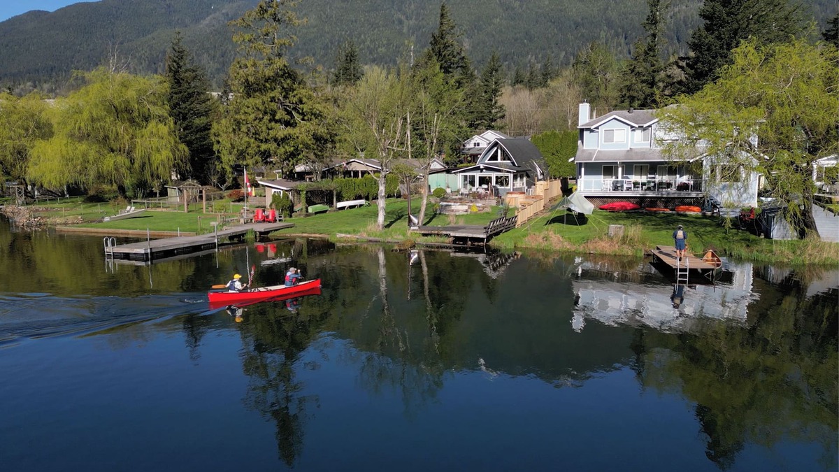 Lake Errock House | Canoe, SUP getaway lake house at Lake Errock