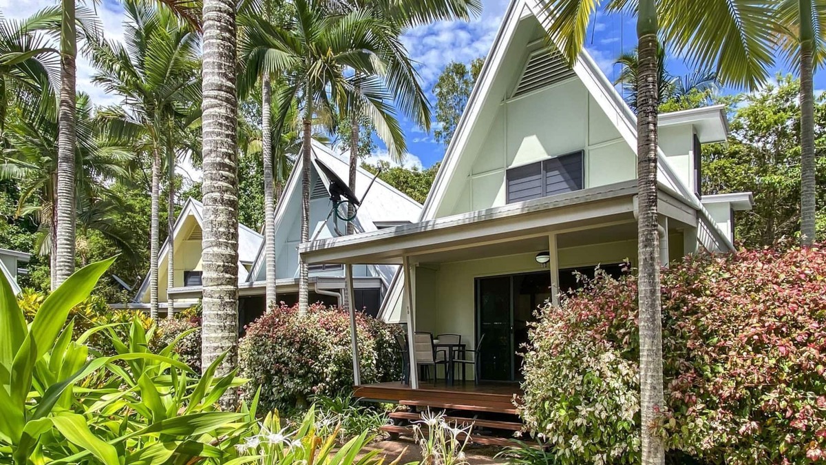 Nelly Bay Ski Chalet | Canopy Chalet 10, Nelly Bay