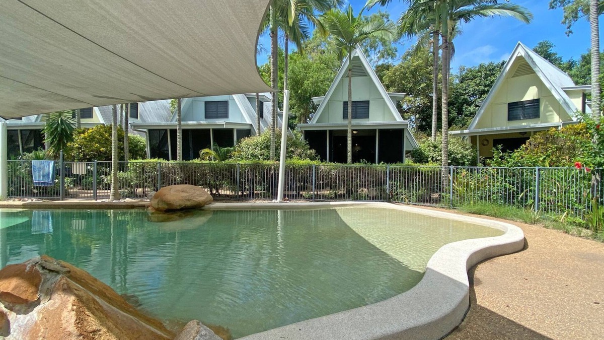 Nelly Bay Ski Chalet | Canopy Chalet 4, Nelly Bay