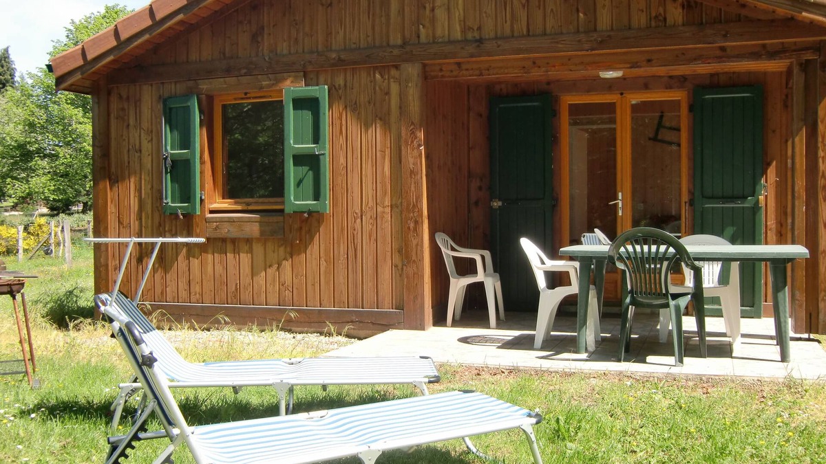 Roumegoux Ski Chalet | Cantal Chalet - fishing pond - wifi