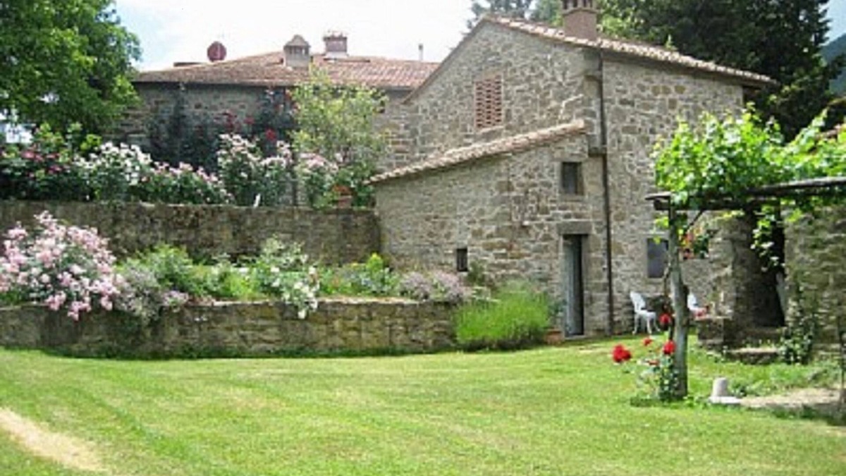 Londa House | Cantina Di Bacco: Charming Cottage, Shared Pool And Valley Views near Florence