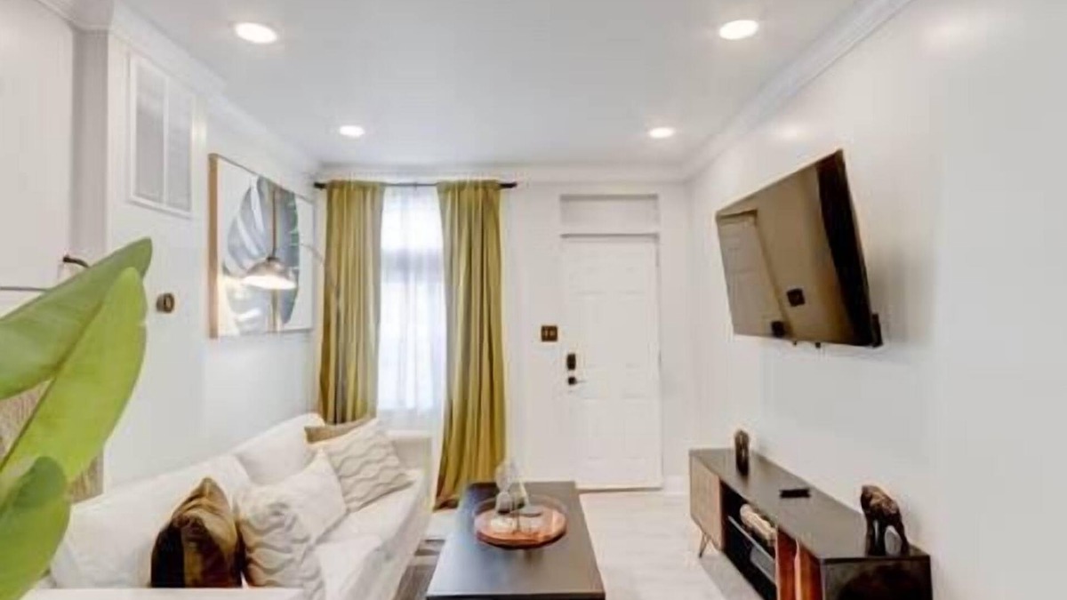 Canton House | Canton’s Finest Luxury Stay: Walk to Park, Bars!