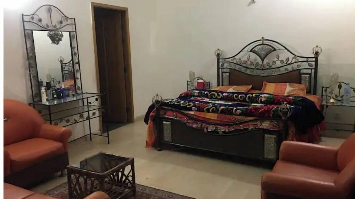 Multan Apartment | Cantt Room 03366386547