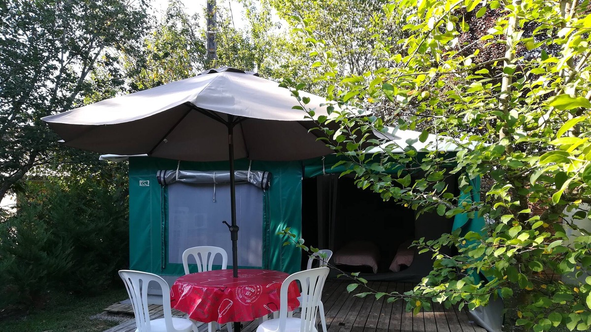Manciet House | Canvas bungalow 4 people side terrace common