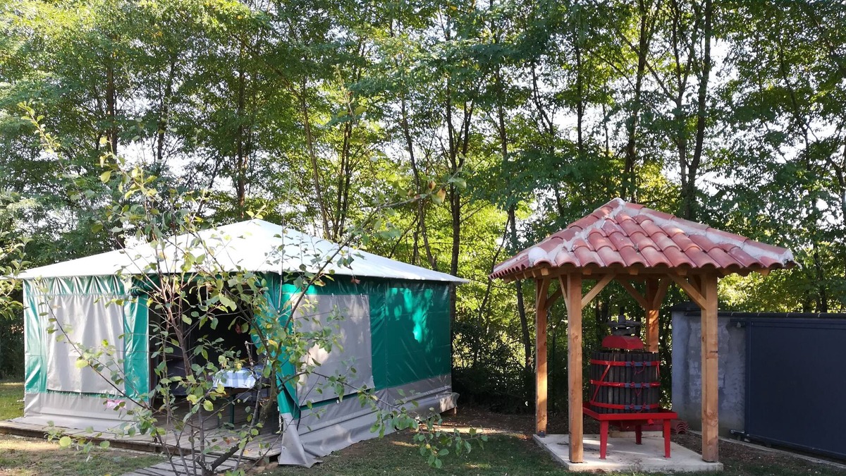 Manciet House | canvas bungalow 4 people semi-shaded press