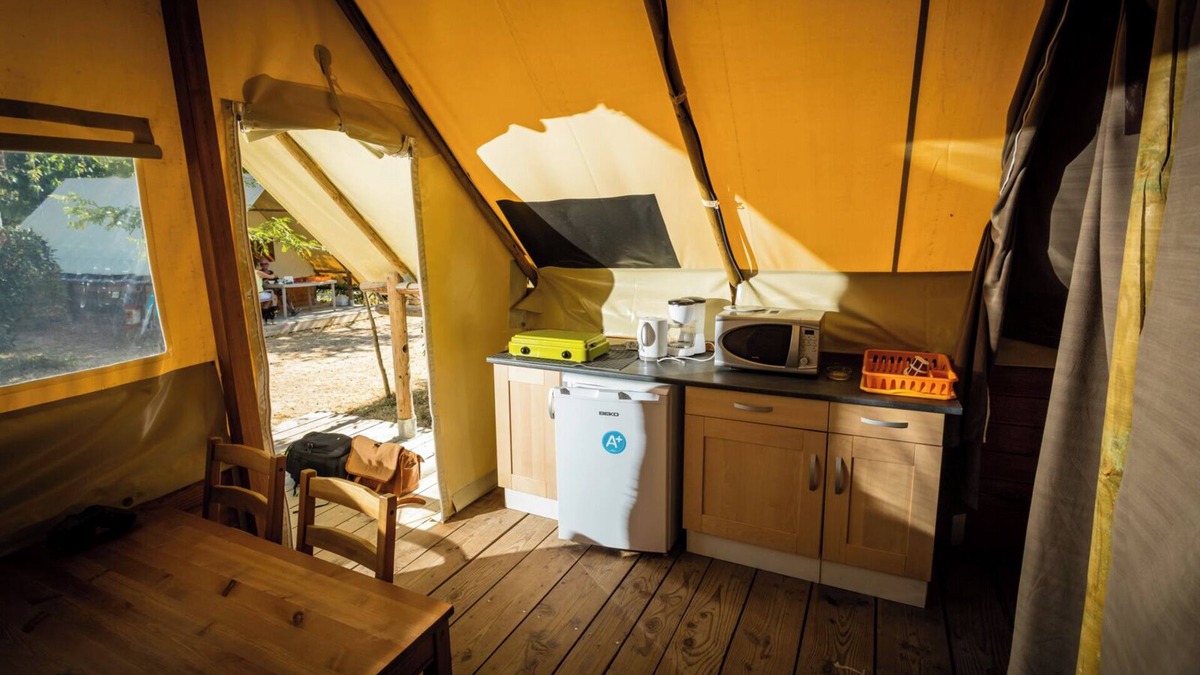 Bouzigues Cabin | Canvas hut near Etang de Thau! Book on : https:/www.lou-labech.fr/
