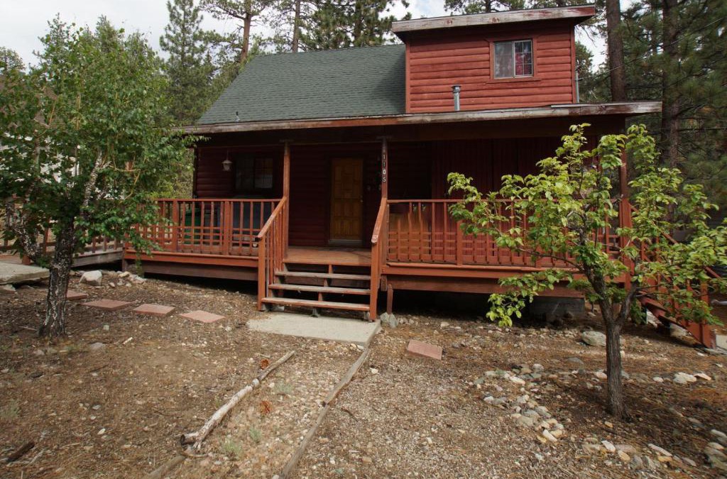 Fawnskin House | Canyon Cabin - A quaint cabin in a peaceful location yet close to Big Bear's attractions!