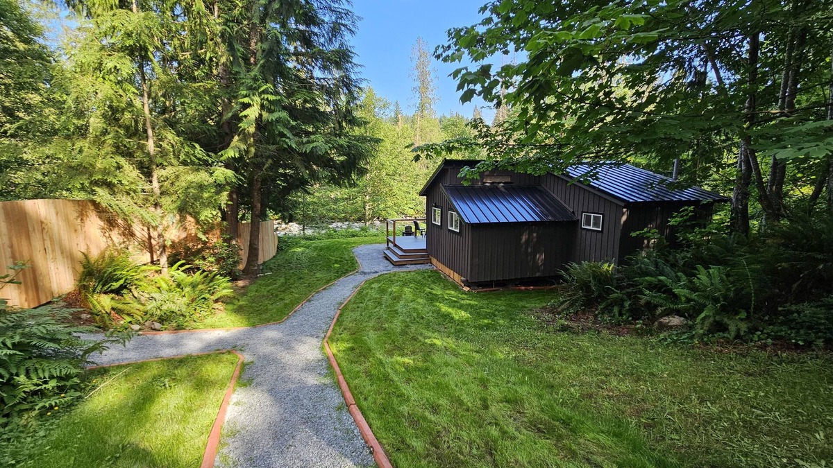 Jordan Road-Canyon Creek Cabin | Canyon Falls Cabin.nA cozy riverfront cabin located on Canyon Creek