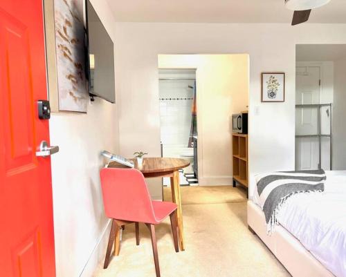 Canyon Heights Apartment | 'Canyon Heights' Retreat (Grouse Mountain)