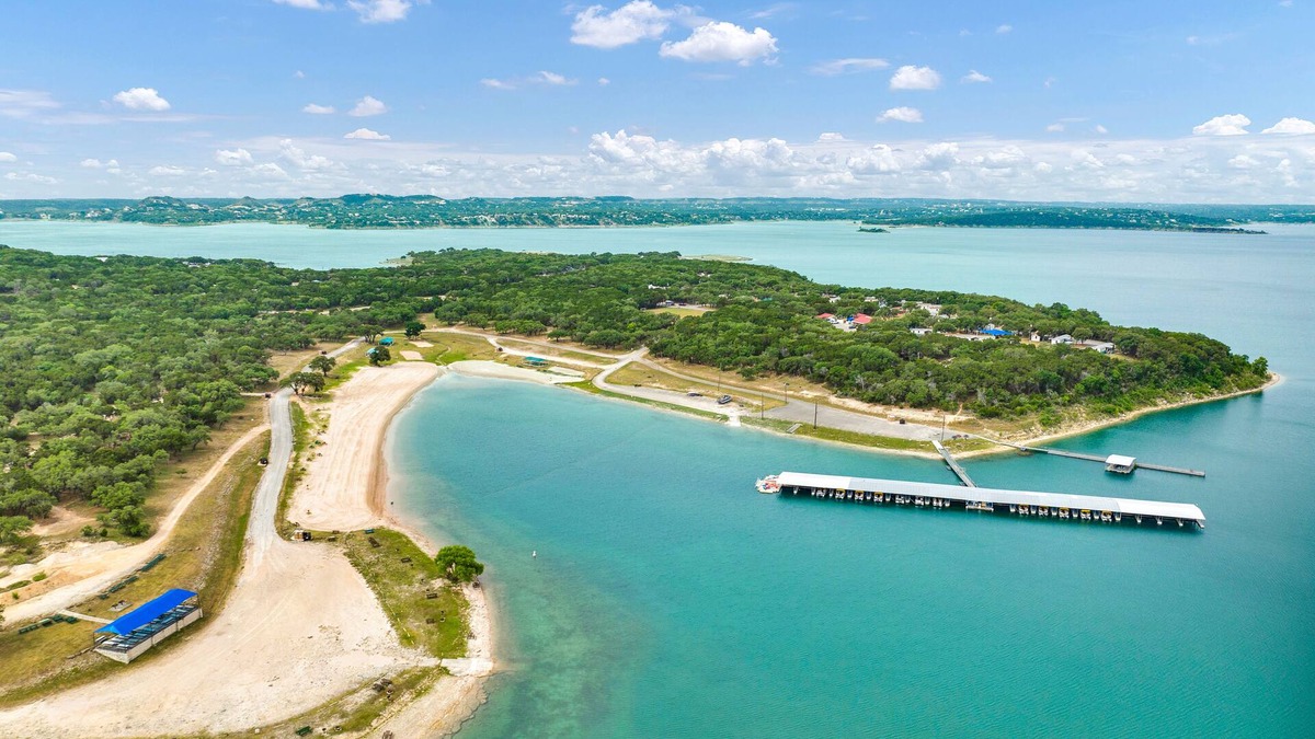 Canyon Lake Condo | Canyon Lake condo, a short drive to New Braunfels, boat & trailer parking