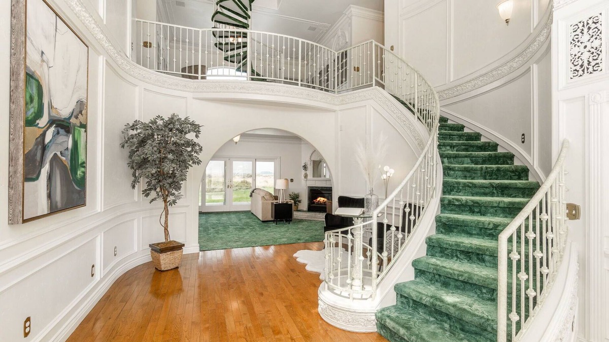 Filer House | Canyon Rim Waterfall Views, Hot-tub, Theater, Surround Sound, Grill Area