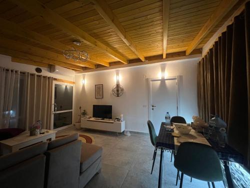 Corovode Apartment | Canyon's house